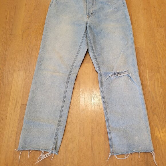 Universal Thread Jeans Distressed Curvy Light Blue Straight Leg Size 10 Denim - Picture 3 of 12